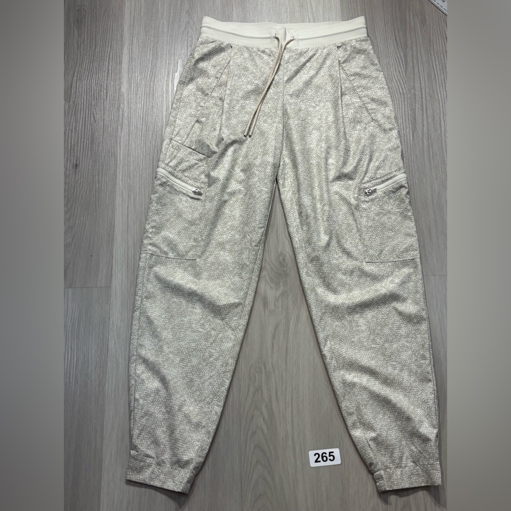 Athleta Cream Ankle Cargo Pants Size 0